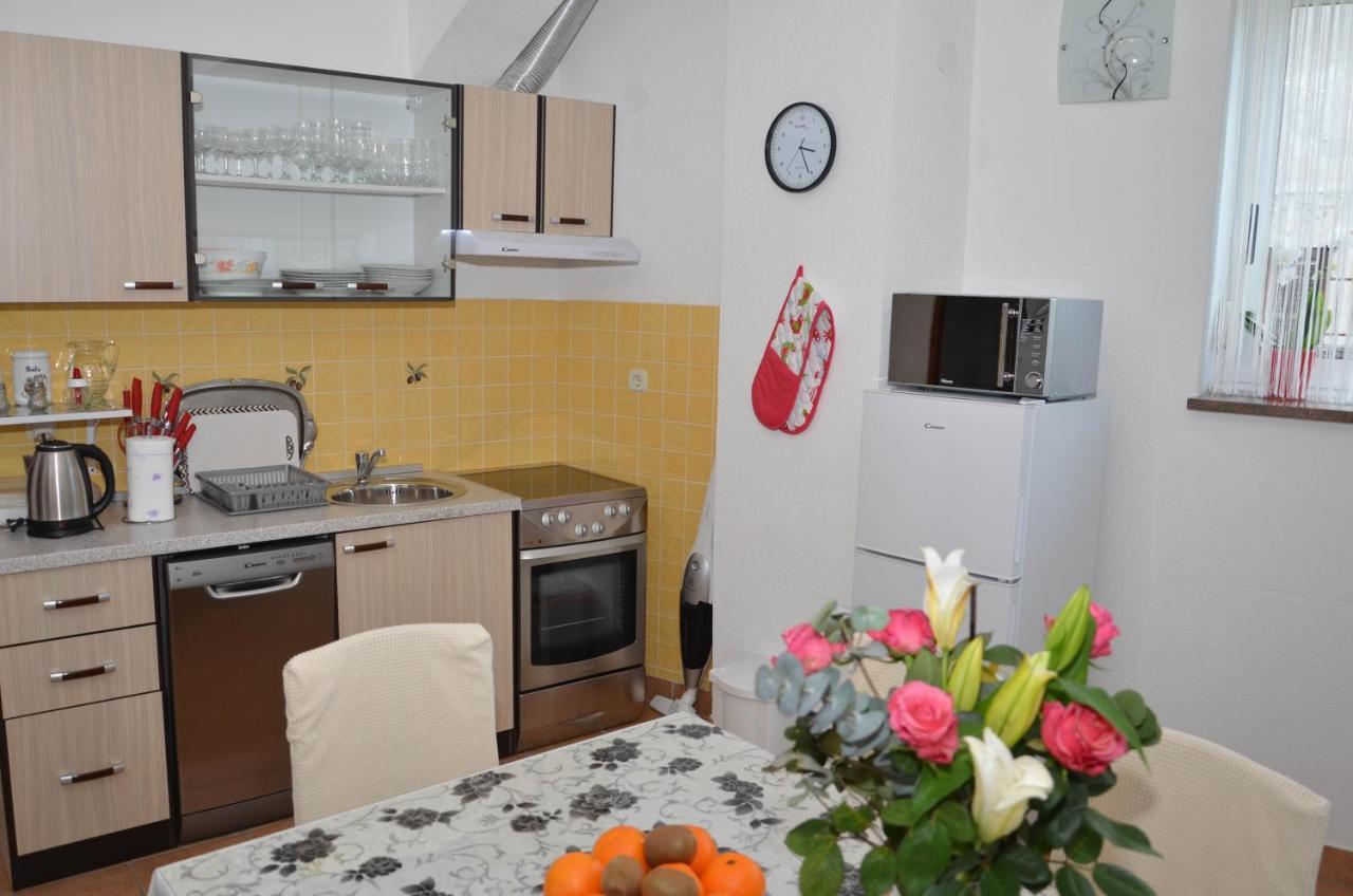 Ma-Lo Apartment Pirovac Ngoại thất bức ảnh