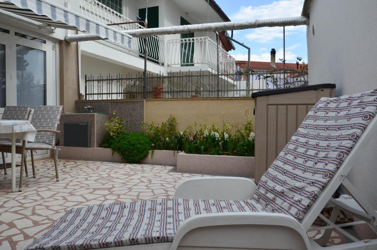 Ma-Lo Apartment Pirovac Ngoại thất bức ảnh